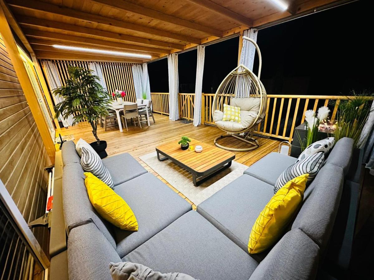 Iris Holiday Homes Биоград-на-Мору Экстерьер фото