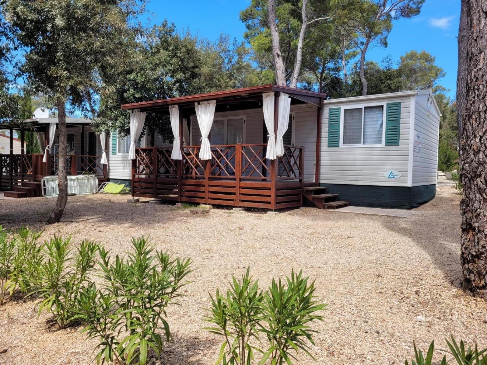Iris Holiday Homes Биоград-на-Мору Экстерьер фото